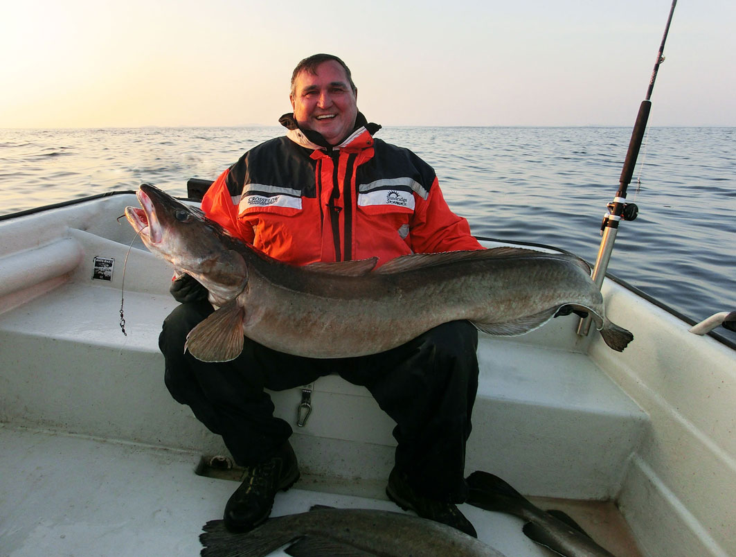 HubbeltopfHochseeangeln der Leng ist im Boot